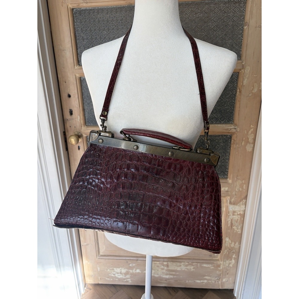 VTG Oxblood Croc Embossed Leather Doctor Frame Bag Amelia Berko Purse Shoulder..